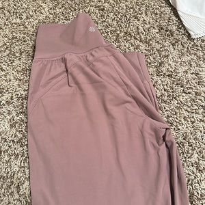 athleta salutation jogger small